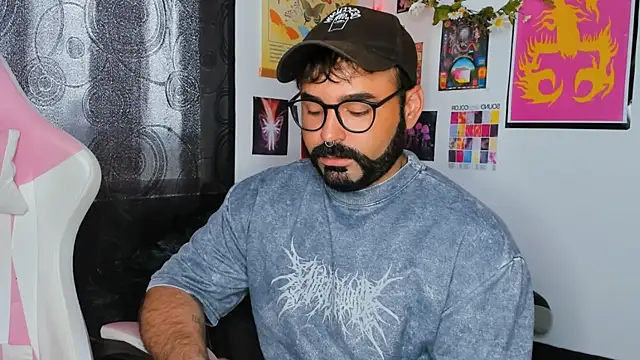 Snapshot of johnnyalx chatting on 03-01-25, 07:37 johnnyalx online show from 03-01-25, 07:37