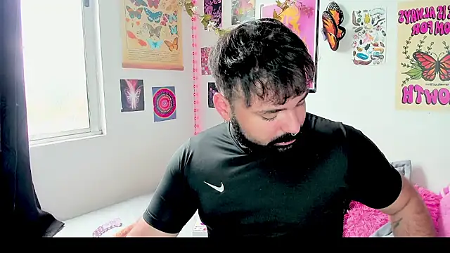 Snapshot of johnnyalx chatting on 10-01-25, 05:19 johnnyalx online show from 10-01-25, 05:19