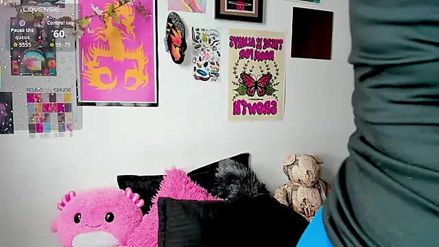 Snapshot of johnnyalx chatting on 10-09-25, 04:49 johnnyalx online show from 10-09-25, 04:49