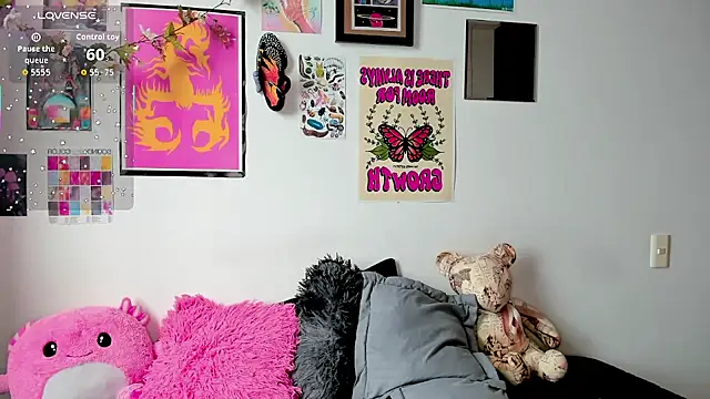 Snapshot of johnnyalx chatting on 10-10-25, 05:12 johnnyalx online show from 10-10-25, 05:12