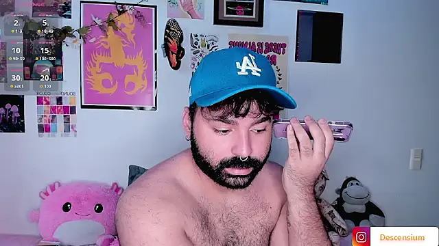 Snapshot of johnnyalx chatting on 11-12-25, 09:25 johnnyalx online show from 11-12-25, 09:25