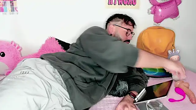 Snapshot of johnnyalx chatting on 12-01-25, 07:19 johnnyalx online show from 12-01-25, 07:19