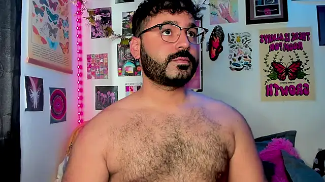 Snapshot of johnnyalx chatting on 12-15-25, 05:39 johnnyalx online show from 12-15-25, 05:39