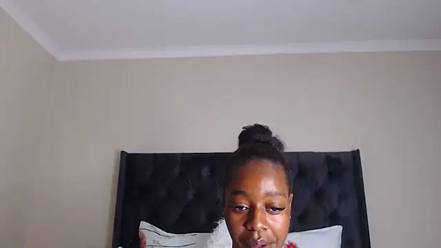 Snapshot of Sexynaughty_Gal chatting on 02-19-26, 09:55 Sexynaughty Gal online show from 02-19-26, 09:55