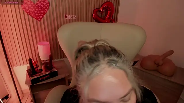 MarianL0ve online show from 02-15-25, 04:56