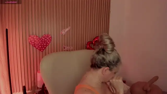 MarianL0ve online show from 02-16-25, 10:54