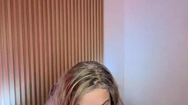 MarianL0ve online show from 11-20-25, 10:37