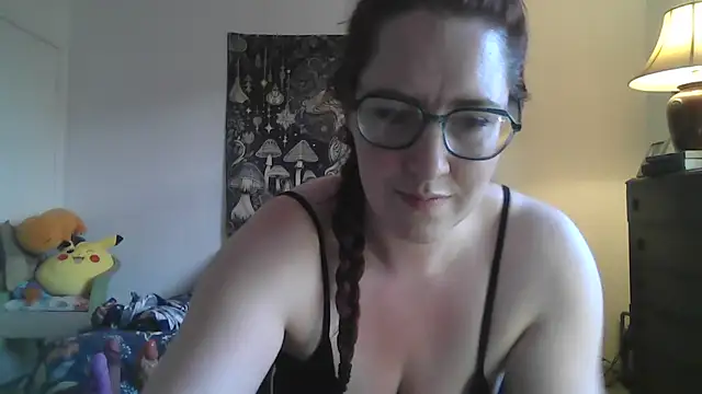 Snapshot of CuriousKitty345 chatting on 05-25-26, 08:26 CuriousKitty345 online show from 05-25-26, 08:26
