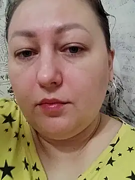 Snapshot of Rini333 chatting on 05-18-26, 09:26 Rini333 online show from 05-18-26, 09:26