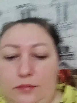 Snapshot of Rini333 chatting on 05-28-26, 10:12 Rini333 online show from 05-28-26, 10:12
