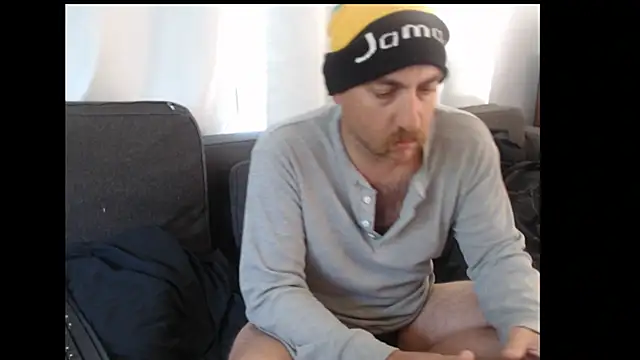 Snapshot of whiskyjane69 chatting on 09-10-25, 12:27 whiskyjane69 online show from 09-10-25, 12:27