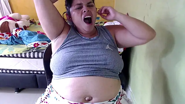 Snapshot of yulieth_bbw chatting on 03-15-25, 12:45 yulieth bbw online show from 03-15-25, 12:45