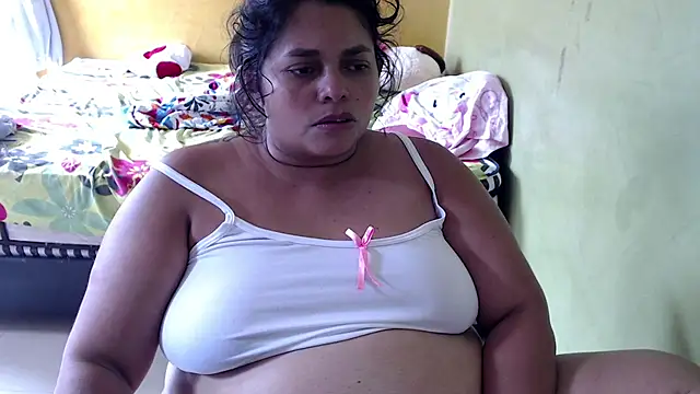 Snapshot of yulieth_bbw chatting on 03-20-25, 06:53 yulieth bbw online show from 03-20-25, 06:53
