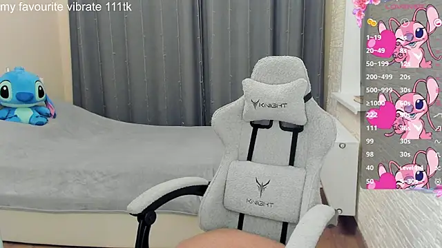 Hot Mia  online show from 03-13-25, 04:01