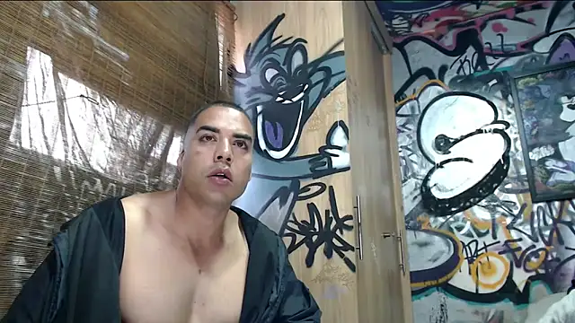 Snapshot of Justin_Frank chatting on 05-23-26, 04:11 Justin Frank online show from 05-23-26, 04:11