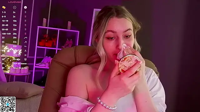 elinanortas online show from 03-05-25, 04:13