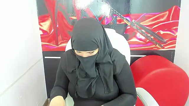 Snapshot of evelyn__salah chatting on 01-08-26, 10:12 evelyn salah online show from 01-08-26, 10:12