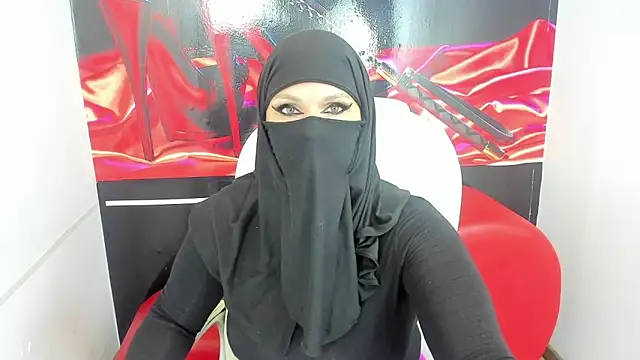 Snapshot of evelyn__salah chatting on 01-11-26, 12:37 evelyn salah online show from 01-11-26, 12:37