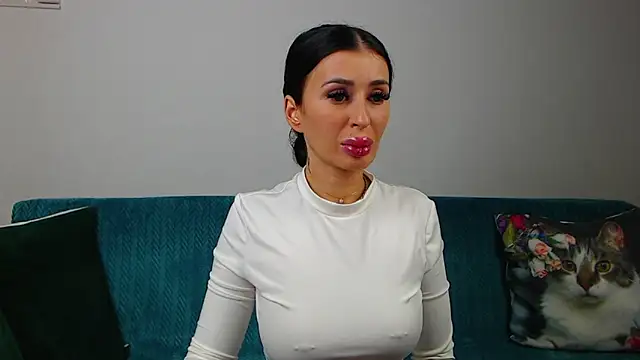 SaraDaisy online show from 11-29-25, 06:22