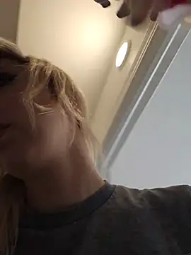 AmethystFoxx online show from 07-11-26, 03:15