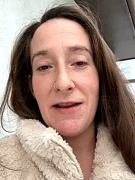 Mini And The Bear online show from 02-15-26, 09:55