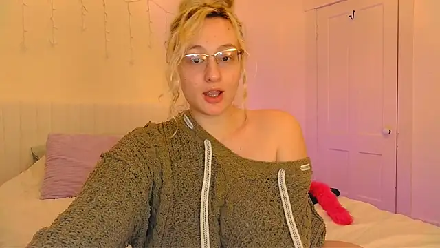 Snapshot of ashleyblaydex chatting on 03-02-26, 05:08 ashleyblaydex online show from 03-02-26, 05:08