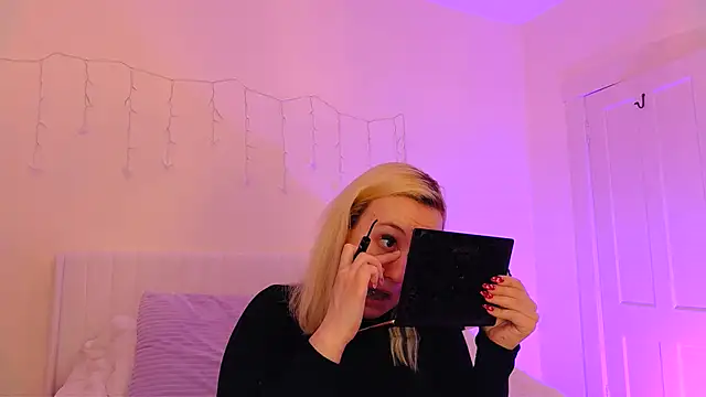 Snapshot of ashleyblaydex chatting on 03-02-26, 11:55 ashleyblaydex online show from 03-02-26, 11:55