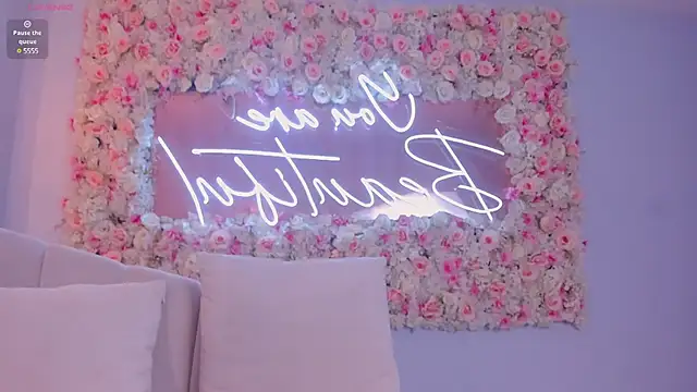 NaomiSainz online show from 02-18-25, 05:53