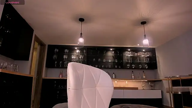 NaomiSainz online show from 04-20-26, 01:36