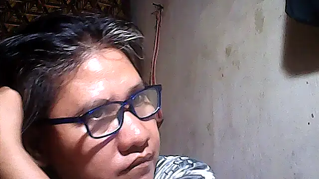 Snapshot of sweetsosie18 chatting on 07-06-26, 10:34 sweetsosie18 online show from 07-06-26, 10:34