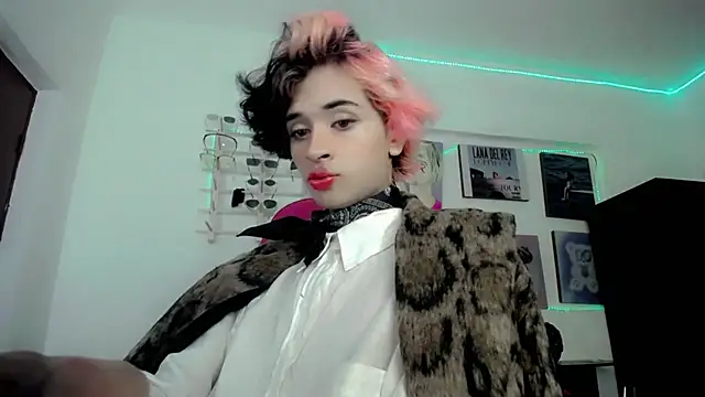 Snapshot of Sweet_Jack1 chatting on 12-29-24, 05:44 Sweet Jack1 online show from 12-29-24, 05:44