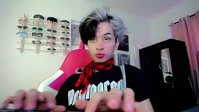 Snapshot of Sweet_Jack1 chatting on 03-15-25, 06:10 Sweet Jack1 online show from 03-15-25, 06:10