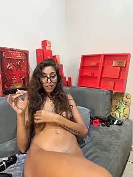 Snapshot of amanilouve chatting on 03-11-25, 01:23 amanilouve online show from 03-11-25, 01:23