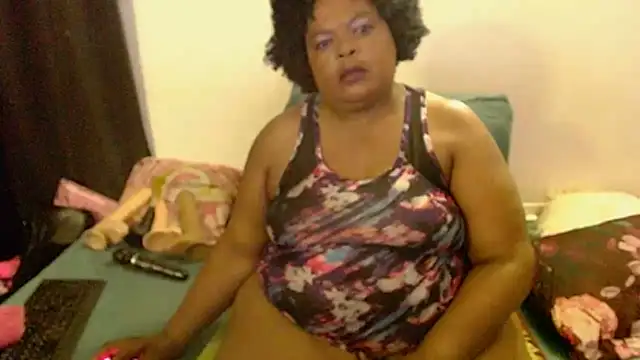 MatureBootyBabe4Uxx online show from 12-20-25, 02:07