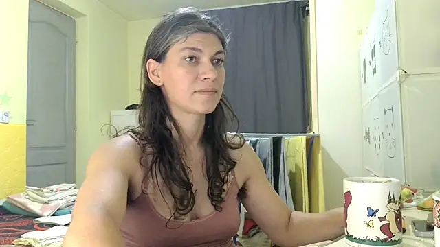 Snapshot of MercyLove chatting on 12-17-25, 04:35 MercyLove online show from 12-17-25, 04:35