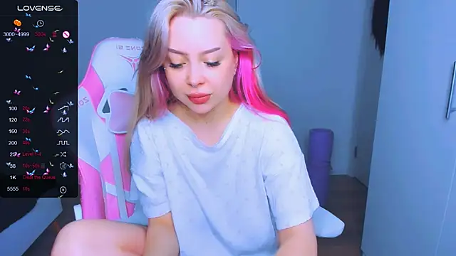 MonaLauu online show from 03-19-25, 05:50