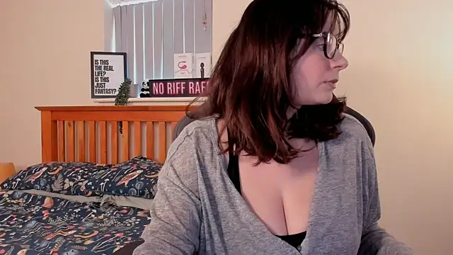 Snapshot of LucieWinters_UK chatting on 01-06-25, 12:35 LucieWinters UK online show from 01-06-25, 12:35