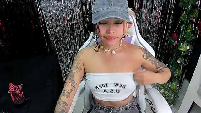 katalina garcia online show from 10-24-25, 12:41