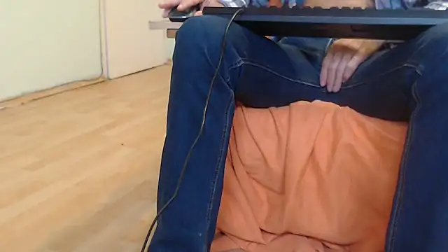 Snapshot of VASKOS178 chatting on 12-21-25, 09:05 VASKOS178 online show from 12-21-25, 09:05