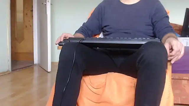 Snapshot of VASKOS178 chatting on 01-07-26, 01:02 VASKOS178 online show from 01-07-26, 01:02