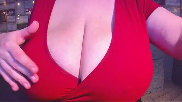 Snapshot of VickyBoobs chatting on 10-22-25, 05:13 VickyBoobs online show from 10-22-25, 05:13