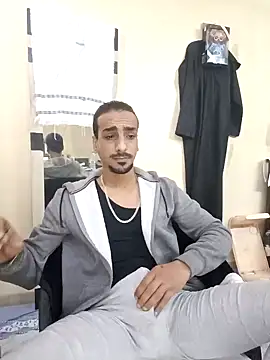 Snapshot of highguy chatting on 12-11-24, 10:38 highguy online show from 12-11-24, 10:38