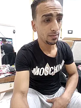 Snapshot of highguy chatting on 10-10-25, 10:31 highguy online show from 10-10-25, 10:31