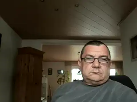 Snapshot of Nobbie444 chatting on 05-15-26, 11:28 Nobbie444 online show from 05-15-26, 11:28