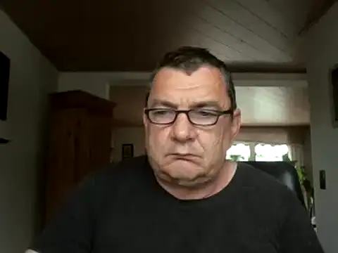 Snapshot of Nobbie444 chatting on 06-07-26, 09:02 Nobbie444 online show from 06-07-26, 09:02