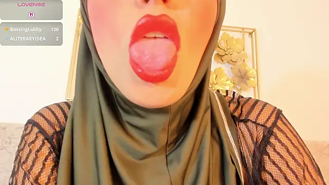 Snapshot of hanajameela chatting on 09-11-25, 11:43 hanajameela online show from 09-11-25, 11:43