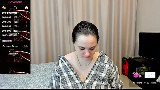 Snapshot of AlanaBrox chatting on 05-04-26, 06:48 AlanaBrox online show from 05-04-26, 06:48