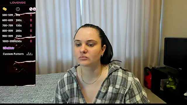 Snapshot of AlanaBrox chatting on 05-05-26, 01:41 AlanaBrox online show from 05-05-26, 01:41