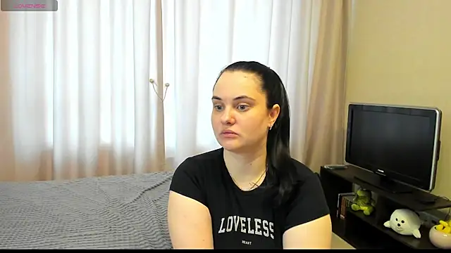 Snapshot of AlanaBrox chatting on 05-24-26, 08:19 AlanaBrox online show from 05-24-26, 08:19