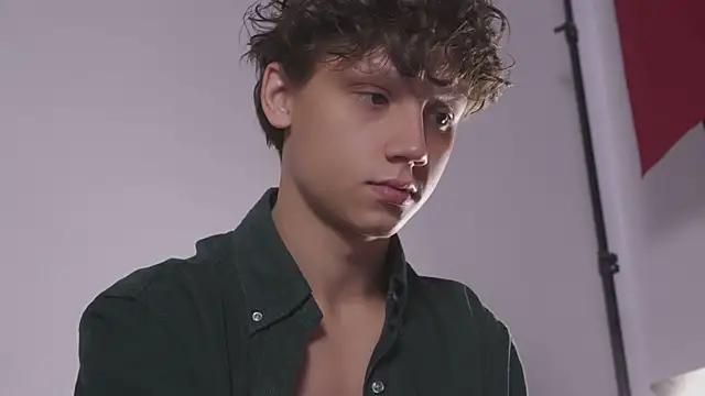 Snapshot of Nicky_neal chatting on 09-14-25, 11:31 Nicky neal online show from 09-14-25, 11:31